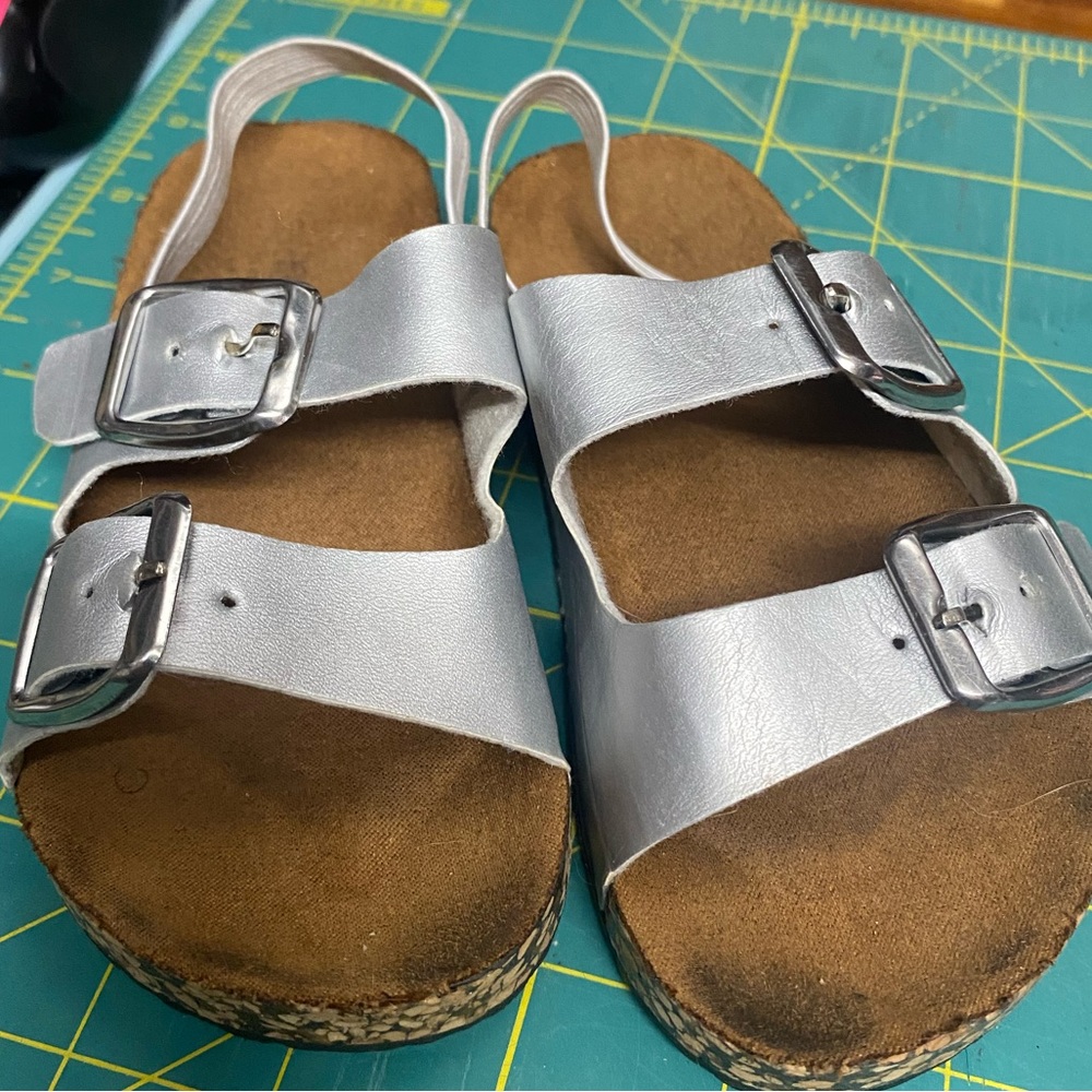 Young girls sandals